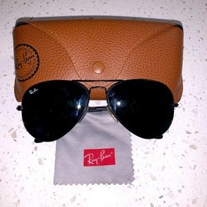 Ray-Ban Black Aviators